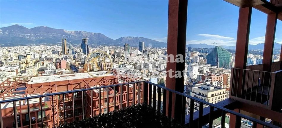 Tirane, jepet me qera apartament 1+1+Ballkon Kati 21, 75 m² 800 € (Rr.Kavajes/Tirana Garden Building)