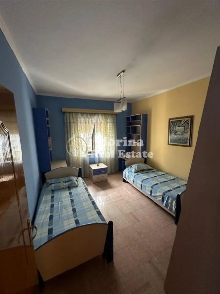 Tirane, jepet me qera apartament 2+1+Ballkon Kati 2, 100 m² 500 € (Ish Restorant Durresi)