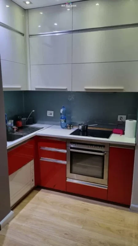 Tirane, jepet me qera apartament 2+1 Kati 6, 85 m²  60.000 leke te reja ne muaj