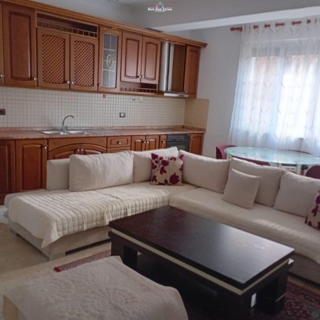 Tirane, jepet me qera apartament 2+1 Kati 2, 80 m² 600 € (zogu i zi)