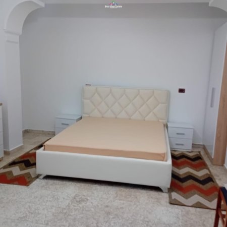 Tirane, jepet me qera apartament 2+1 Kati 2, 80 m² 600 € (zogu i zi)