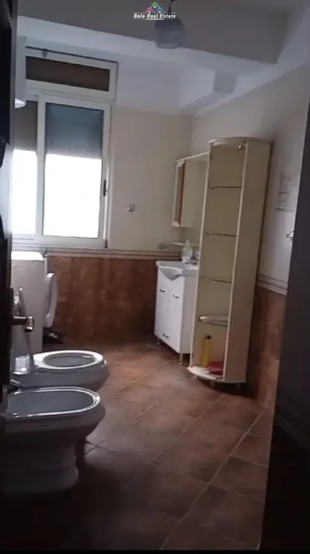 Tirane, jepet me qera apartament 2+1 Kati 2, 80 m² 600 € (zogu i zi)