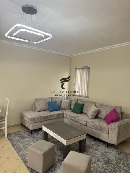 Tirane, jepet me qera apartament 1+1+Ballkon Kati 2, 75 m² 450 € (BULEVARDI I RI)