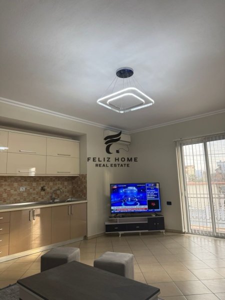 Tirane, jepet me qera apartament 1+1+Ballkon Kati 2, 75 m² 450 € (BULEVARDI I RI)