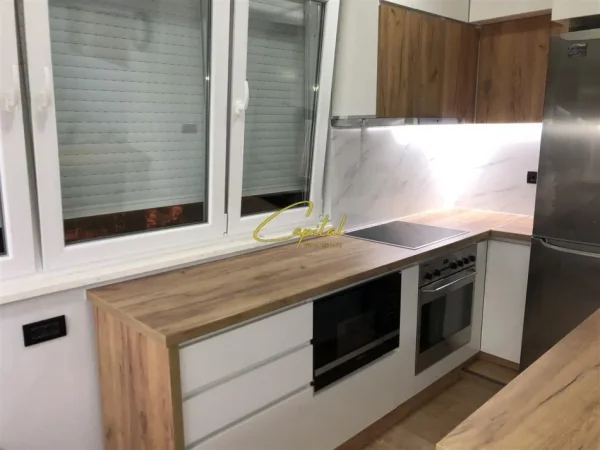 Tirane, jepet me qera apartament 1+1 Kati 2, 65 m² 650 € (MYSLYM SHYRI)