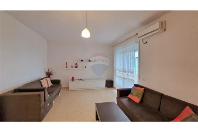 Vlore, shitet apartament 1+1+Ballkon Kati 3, 90 m² 160.000 € (Lungomare)