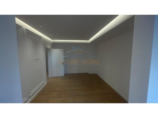 Tirane, jepet me qera apartament 3+1+Ballkon Kati 1, 145 m² 1.000 € (Tregu Elektrik)