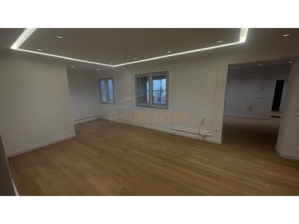 Tirane, jepet me qera apartament 3+1+Ballkon Kati 1, 145 m² 1.000 € (Tregu Elektrik)