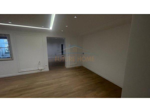 Tirane, jepet me qera apartament 3+1+Ballkon Kati 1, 145 m² 1.000 € (Tregu Elektrik)