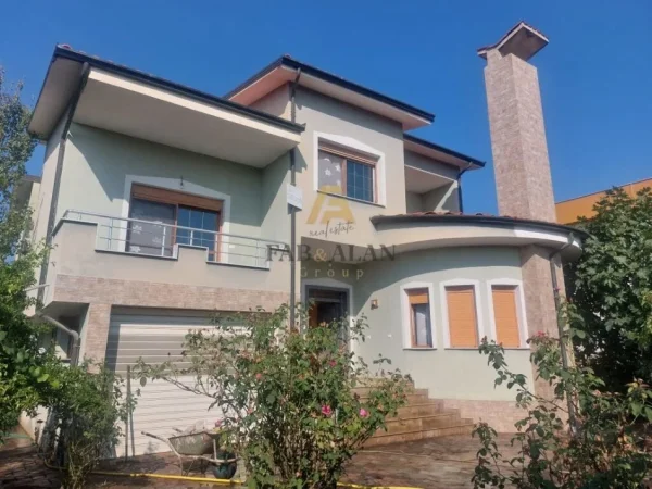 Kavaje, shitet Vile 2 Katshe + Toke , 1.000 m² 200.000 € (Kavaje)