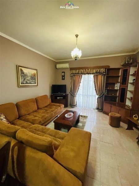 Tirane, jepet me qera apartament 2+1 Kati 2, 100 m² 550 € (restorant durresi)