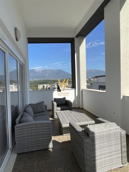 Tirane, jepet me qera apartament 3+1+Ballkon Kati 4, 180 m² 1.100 € (LIQENI I THATE)