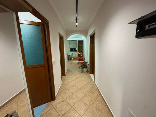 Vlore, shitet apartament 2+1 Kati 8, 76 m² 83.000 € (Rruga Sulejman Delvina)