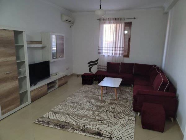 Tirane, jepet me qera apartament 2+1+Ballkon Kati 2, 180 m² 600 € (RRUGA E ELBASANIT)