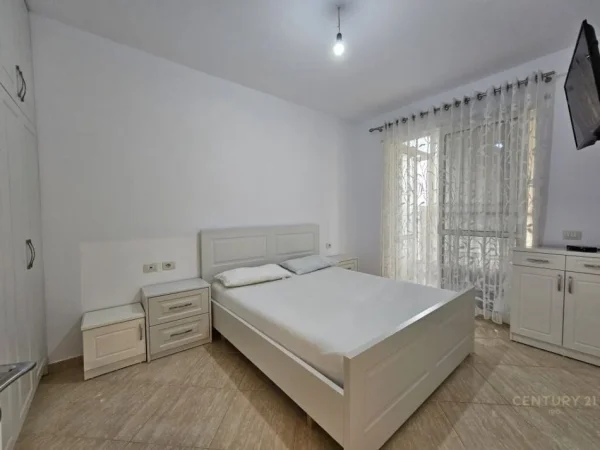 Tirane, shitet apartament 2+1+Ballkon Kati 8, 95 m² 120.000 € (YZBERISHT)
