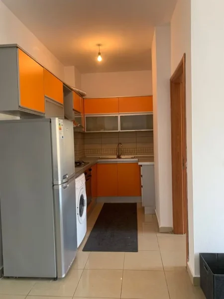 Durres, jepet me qera apartament 1+1+Ballkon Kati 4, 300 € (Pavaresia Durres)