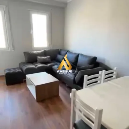 Tirane, jepet me qera apartament 2+1+Ballkon Kati 5, 85 m² 550 € (paskuqan, unaza e re)