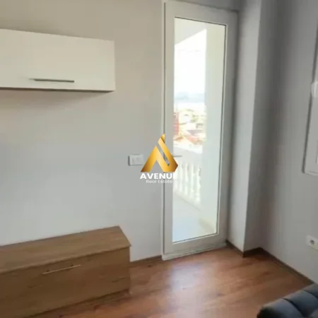 Tirane, jepet me qera apartament 2+1+Ballkon Kati 5, 85 m² 550 € (paskuqan, unaza e re)