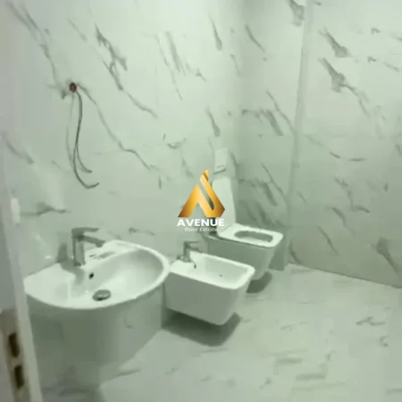 Tirane, jepet me qera apartament 2+1+Ballkon Kati 5, 85 m² 550 € (paskuqan, unaza e re)