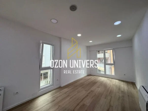 Tirane, jepet me qera ambjent biznesi Kati 2, 170 m² 2.300 € (Rruga e Elbasanit)