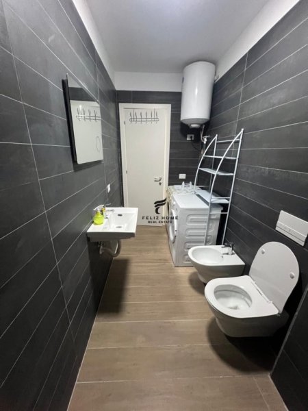 Tirane, jepet me qera apartament 1+1+Ballkon Kati 3, 51 m² 500 € (SELITE)