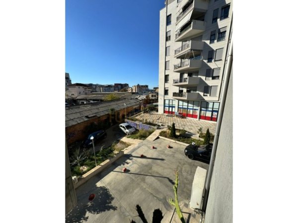 APARTAMENT 2+1 PER SHITJE NE DON BOSKO