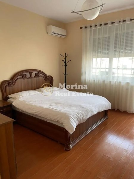 Tirane, jepet me qera apartament 3+1 Kati 4, 120 m² 820 € (Kompleksi Halil/ Rruga e Dibres)