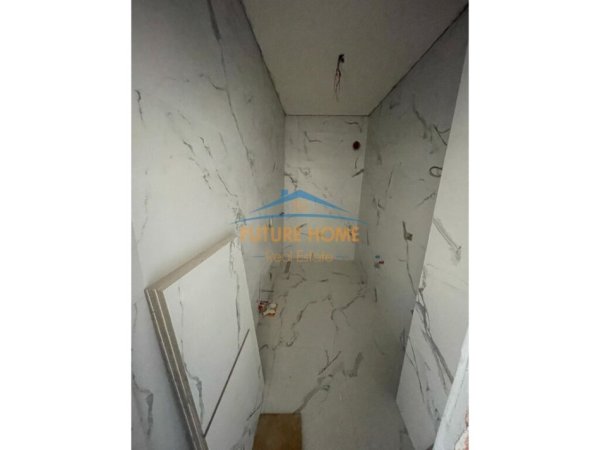 Tirane, shitet apartament 2+1+Aneks+Ballkon Kati 7, 94 m² 160.000 € (Xhamlliku)