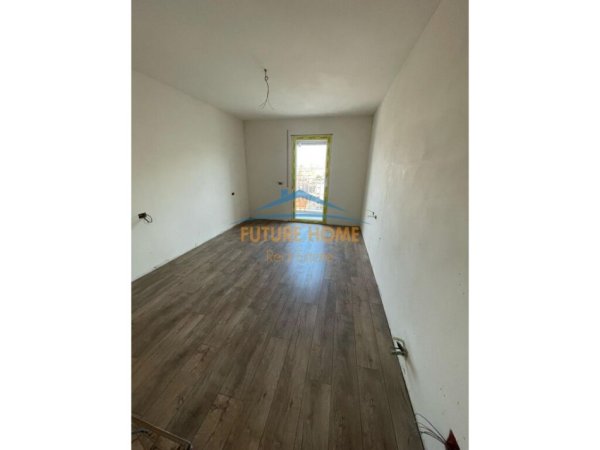 Tirane, shitet apartament 2+1+Aneks+Ballkon Kati 7, 94 m² 160.000 € (Xhamlliku)