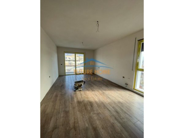 Tirane, shitet apartament 2+1+Aneks+Ballkon Kati 7, 94 m² 160.000 € (Xhamlliku)