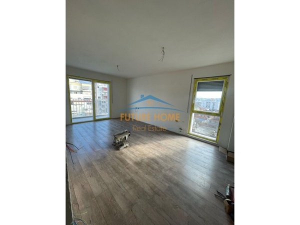 Tirane, shitet apartament 2+1+Aneks+Ballkon Kati 7, 94 m² 160.000 € (Xhamlliku)