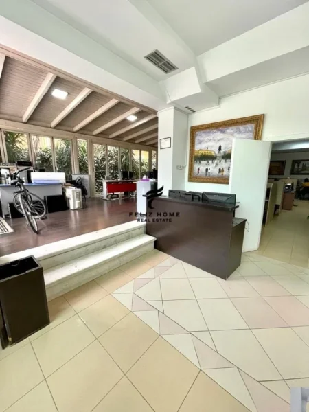 Tirane, shitet ambjent biznesi Kati 0, 216 m² 580.000 € (RRUGA E ELBASANIT)