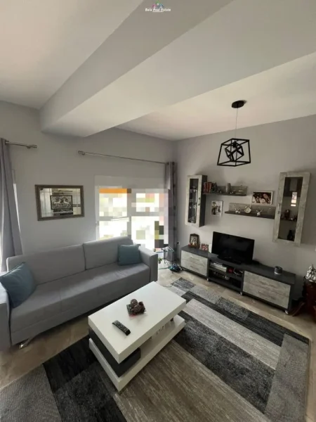 Tirane, shes apartament 1+1 Kati 7, 67 m² 100.000 € (ali demi)