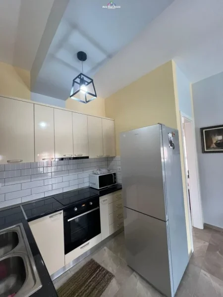 Tirane, shes apartament 1+1 Kati 7, 67 m² 100.000 € (ali demi)