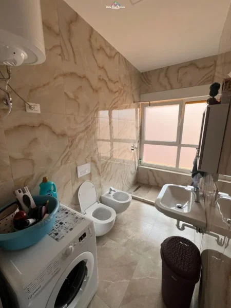 Tirane, shes apartament 1+1 Kati 7, 67 m² 100.000 € (ali demi)