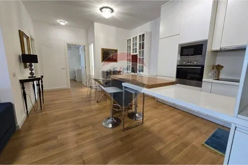 Tirane, jepet me qera apartament 2+1 Kati 2, 105 m² 700 € (Liqeni i Thate)