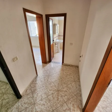 Durres, shitet apartament 1+1+Ballkon Kati 3, 55 m² 62.000 € (pavarsia)