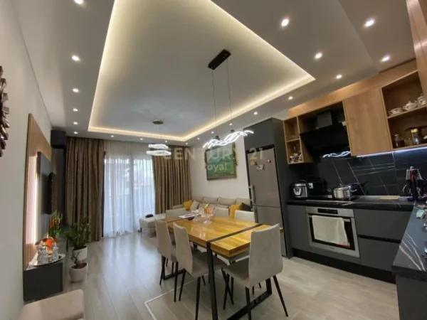 Tirane, shitet apartament 2+1+Ballkon , 102 m² 187.000 € (rruga agim prodani)