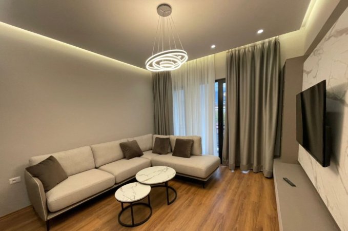 Tirane, jepet me qera apartament 2+1+Ballkon Kati 9, 111 m² 830 € (rruga e Dibres)
