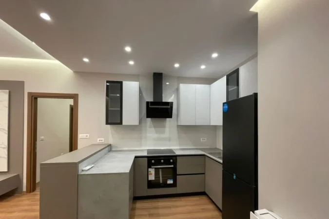 Tirane, jepet me qera apartament 2+1+Ballkon Kati 9, 111 m² 830 € (rruga e Dibres)