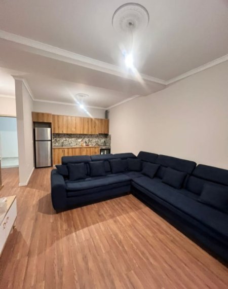Tirane, jepet me qera apartament 1+1 Kati 5, 75 m² 500 € (Ish Fusha e Aviacionit)