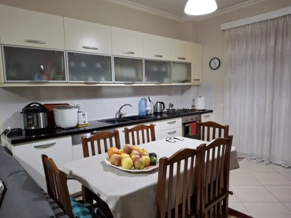 Tirane, shitet apartament 1+1+Aneks+Ballkon Kati 1, 62 m² 170.000 € (liqeni i thate)