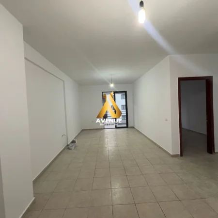 Tirane, shitet apartament 2+1+Ballkon Kati 4, 92 m² 122.000 € (rruga migjeni)