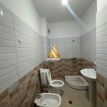 Tirane, shitet apartament 2+1+Ballkon Kati 4, 92 m² 122.000 € (rruga migjeni)