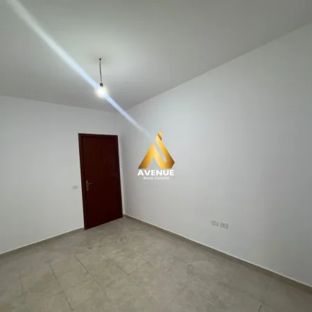 Tirane, shitet apartament 2+1+Ballkon Kati 4, 92 m² 122.000 € (rruga migjeni)