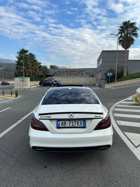 Tirane, shes makine CLS 550 Benzin, e bardhë tiptronik 121.000 km 25.000 €