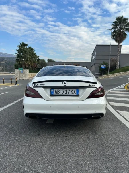 Tirane, shes makine CLS 550 Benzin, e bardhë tiptronik 121.000 km 25.000 €