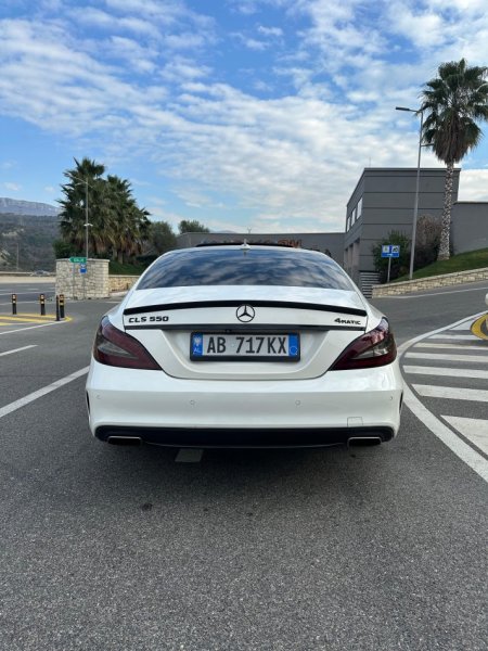 Tirane, shes makine CLS 550 Benzin, e bardhë tiptronik 121.000 km 25.000 €