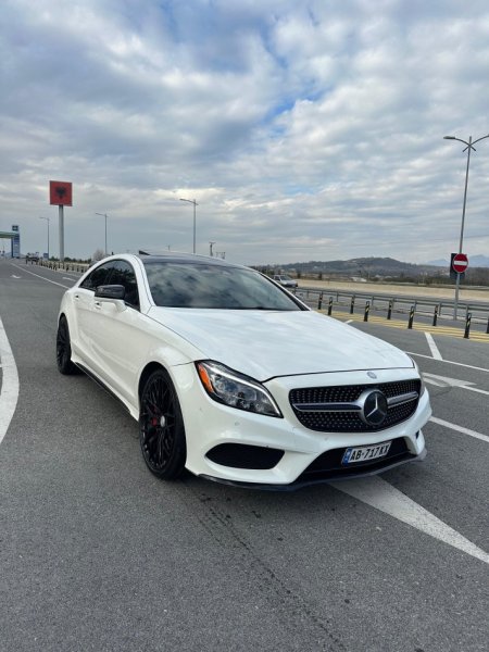 Tirane, shes makine CLS 550 Benzin, e bardhë tiptronik 121.000 km 25.000 €
