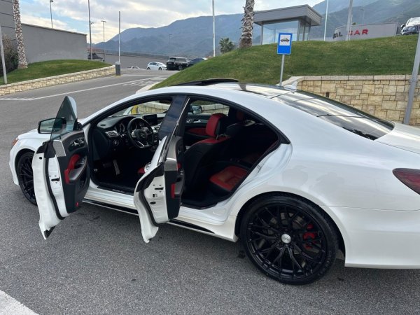 Tirane, shes makine CLS 550 Benzin, e bardhë tiptronik 121.000 km 25.000 €